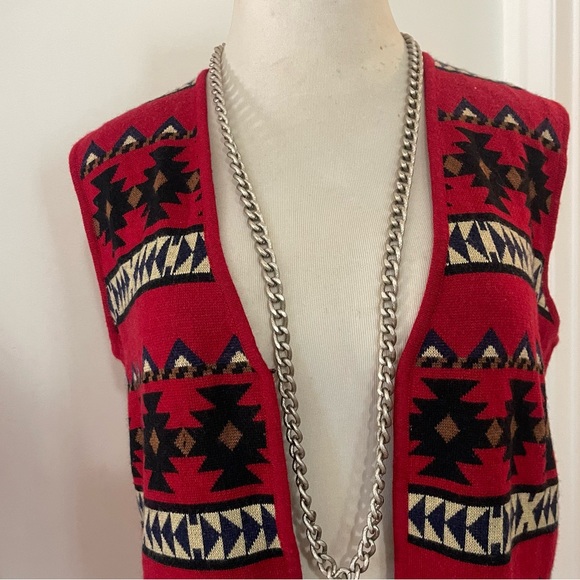 A.K.F Knitted Geometric Print Red and Black Vest - Picture 6 of 7